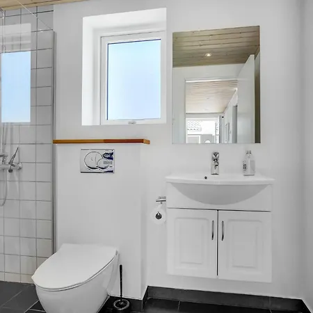 Beach Front Home In Jerup With Sauna Сasa de vacaciones Jerup