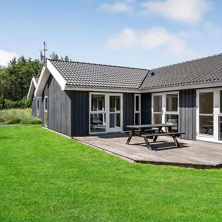 5 Bedroom Beautiful In Feriehus *