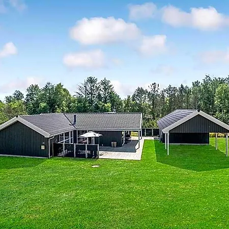 Front In With Sauna Ferienhaus Jerup