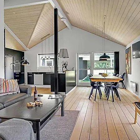 Front In With Sauna Ferienhaus